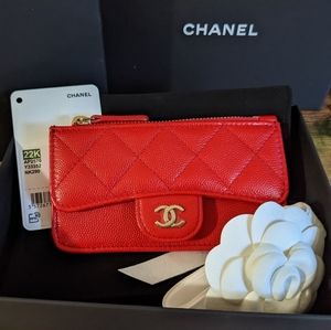 Chanel 22K Red Zipped 5 Slots Card Holder Caviar